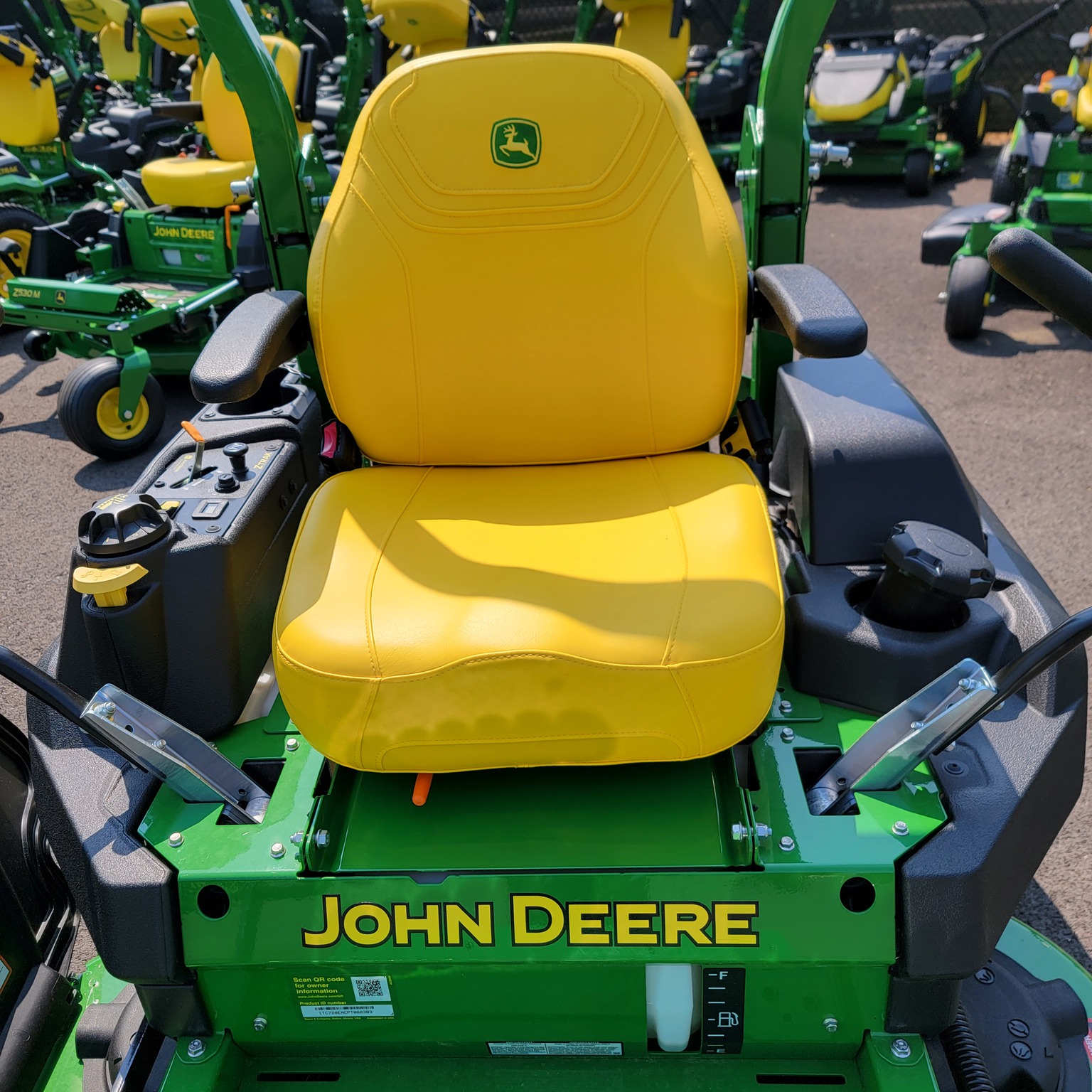 2025 John Deere Z720E Image 4