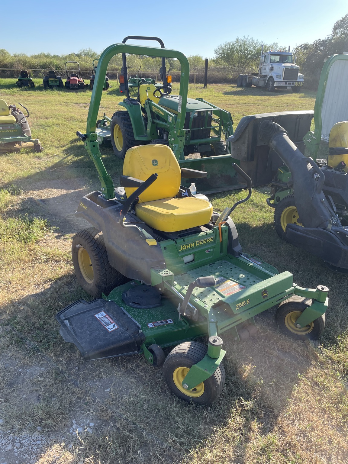 2024 John Deere Z515E Image 3