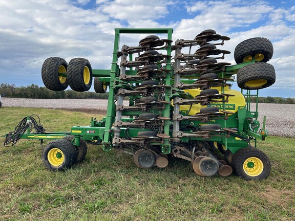 2005 John Deere 1890