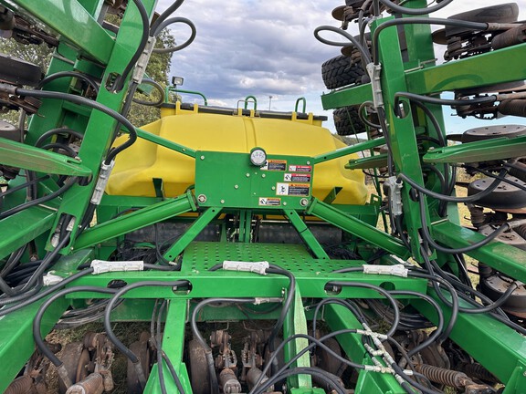 2005 John Deere 1890