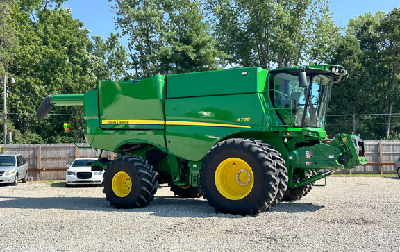 2023 John-Deere S780
