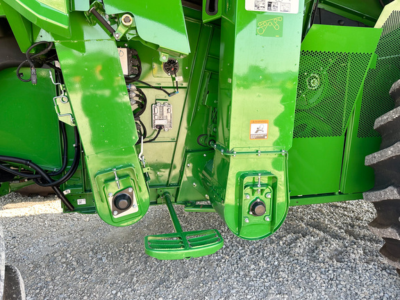 2023 John-Deere S780