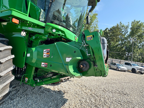 2023 John-Deere S780