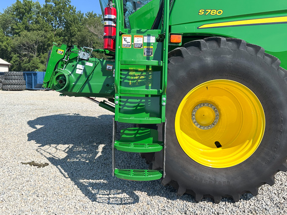 2023 John-Deere S780