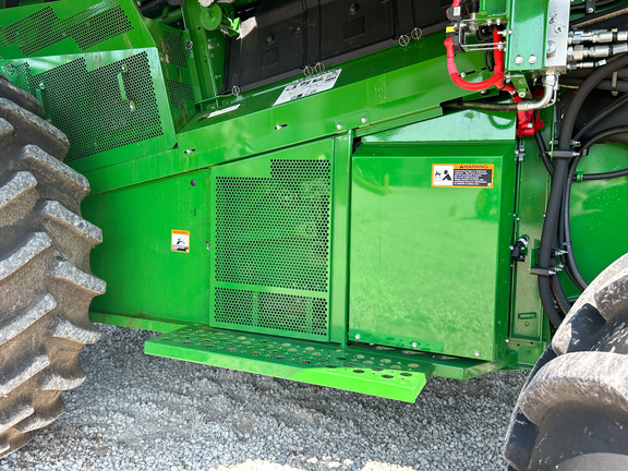 2023 John-Deere S780