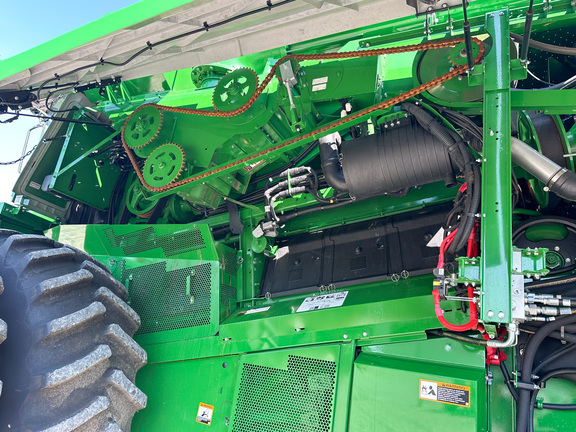 2023 John-Deere S780