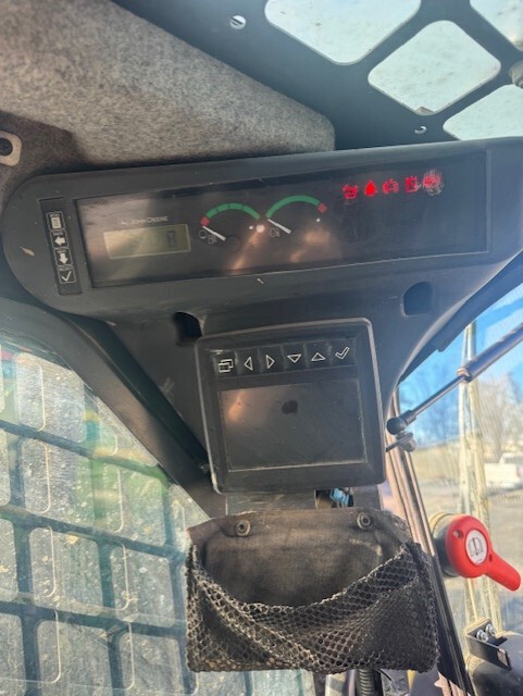 2023 John Deere 325G Image 10