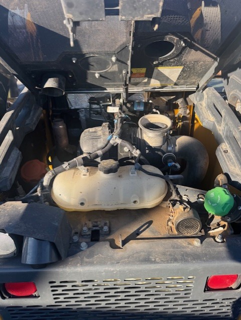 2023 John Deere 325G Image 7