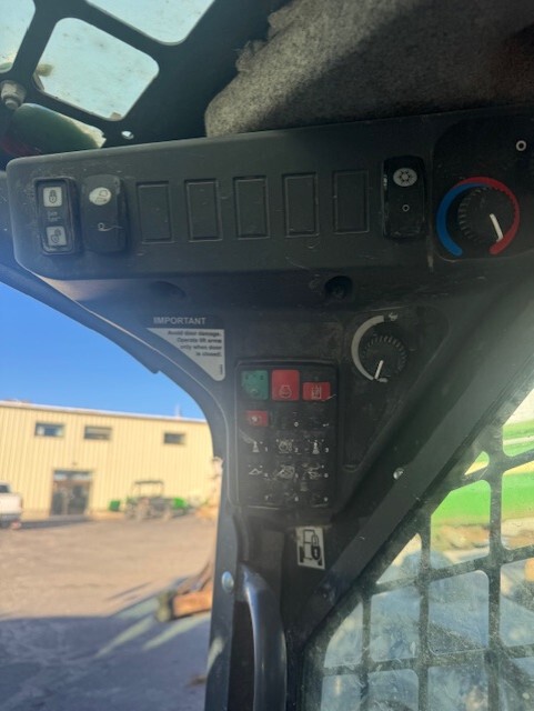 2023 John Deere 325G Image 9