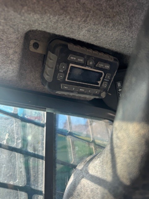 2023 John Deere 325G Image 11