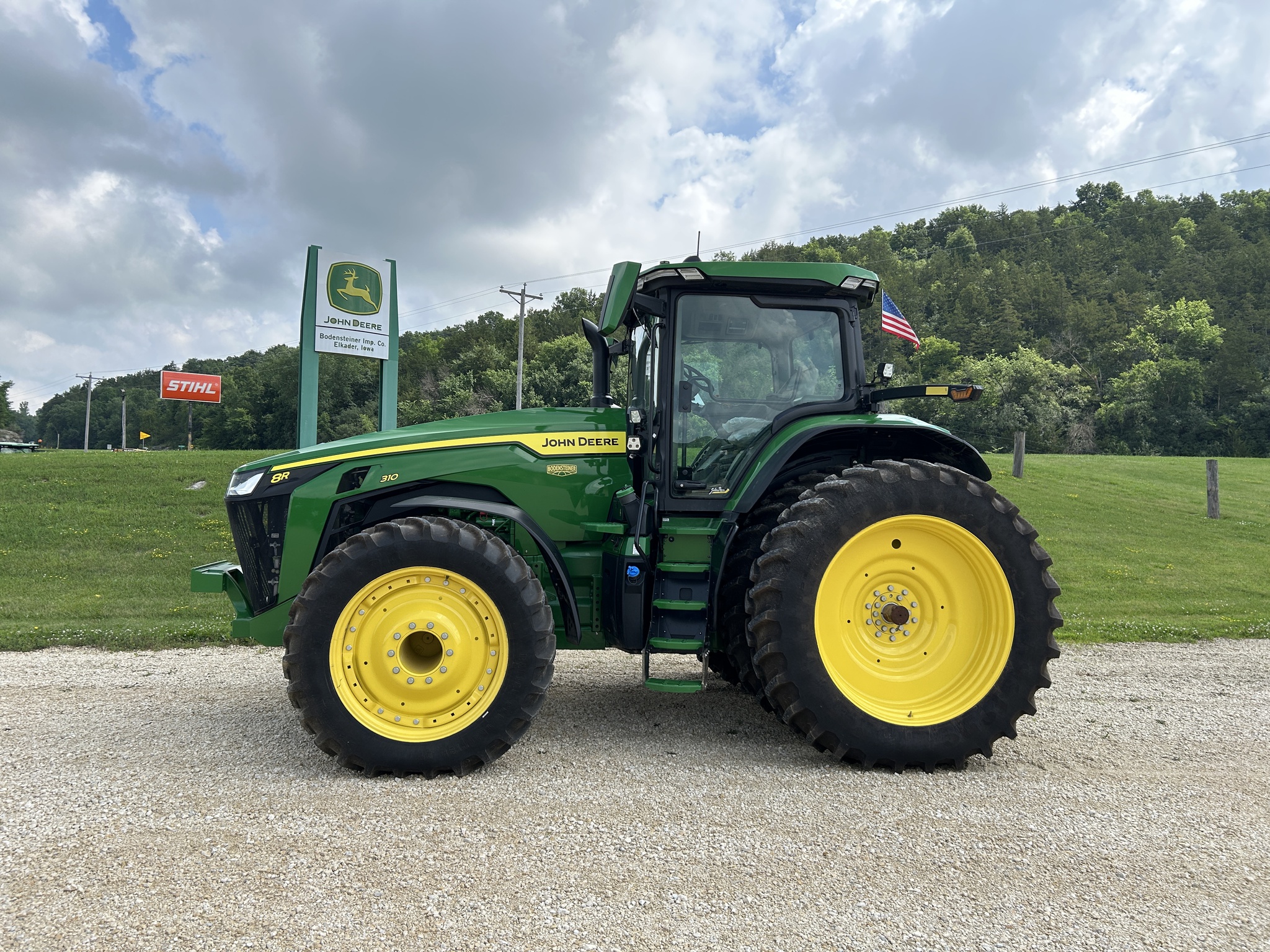 2024 John Deere 8R 310 Image 3