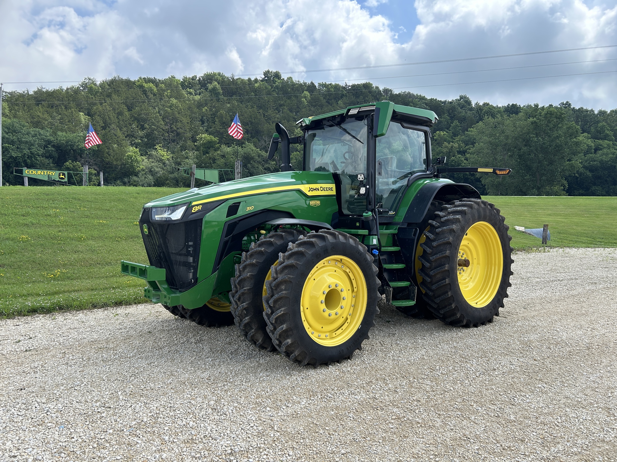 2024 John Deere 8R 310 Image 1