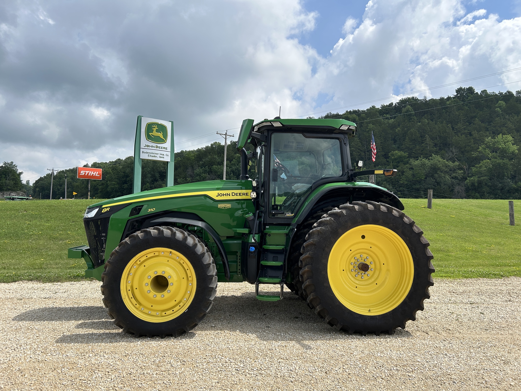 2024 John Deere 8R 310 Image 2