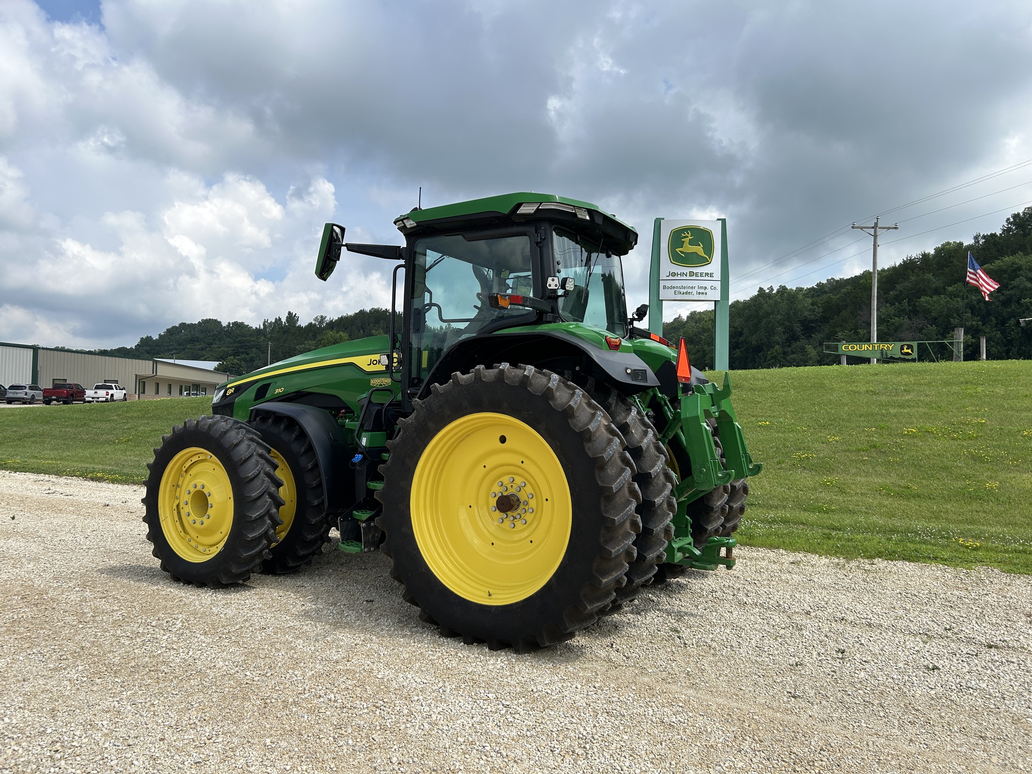 2024 John Deere 8R 310 Image 6