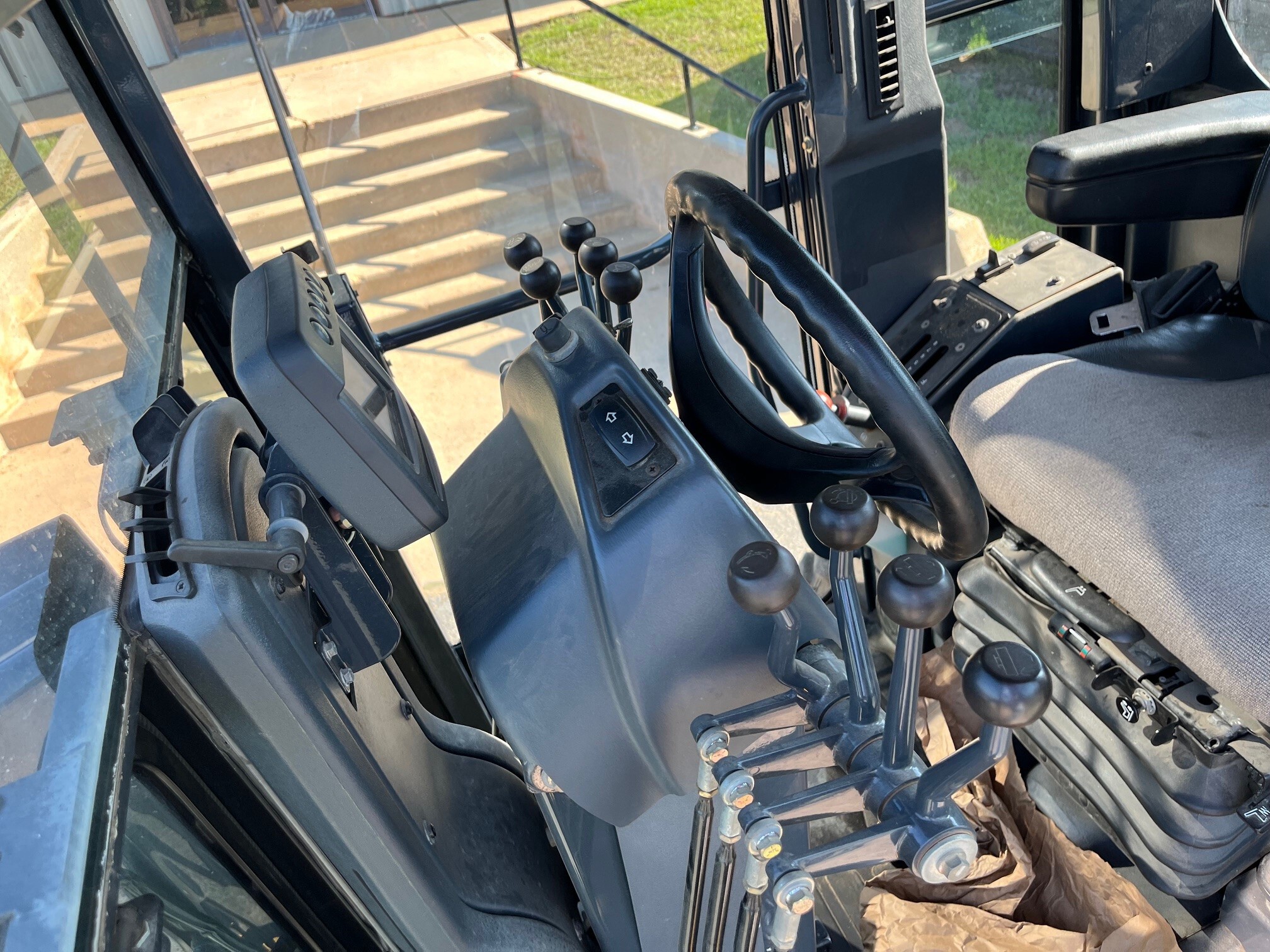 2014 John Deere 670G Image 10