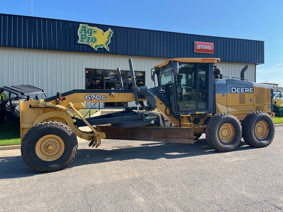 2014 John Deere 670G