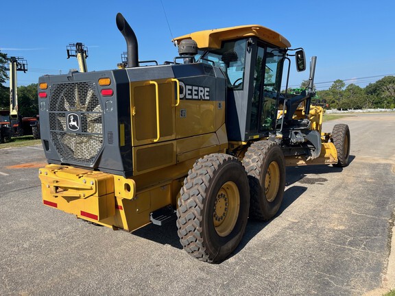 2014 John Deere 670G