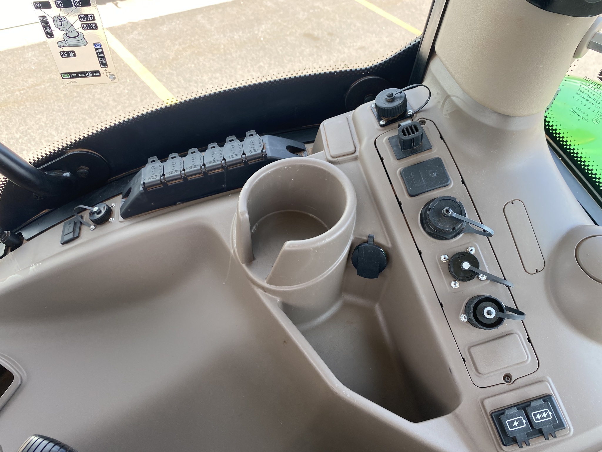 2023 John Deere 6R 175 Image 18