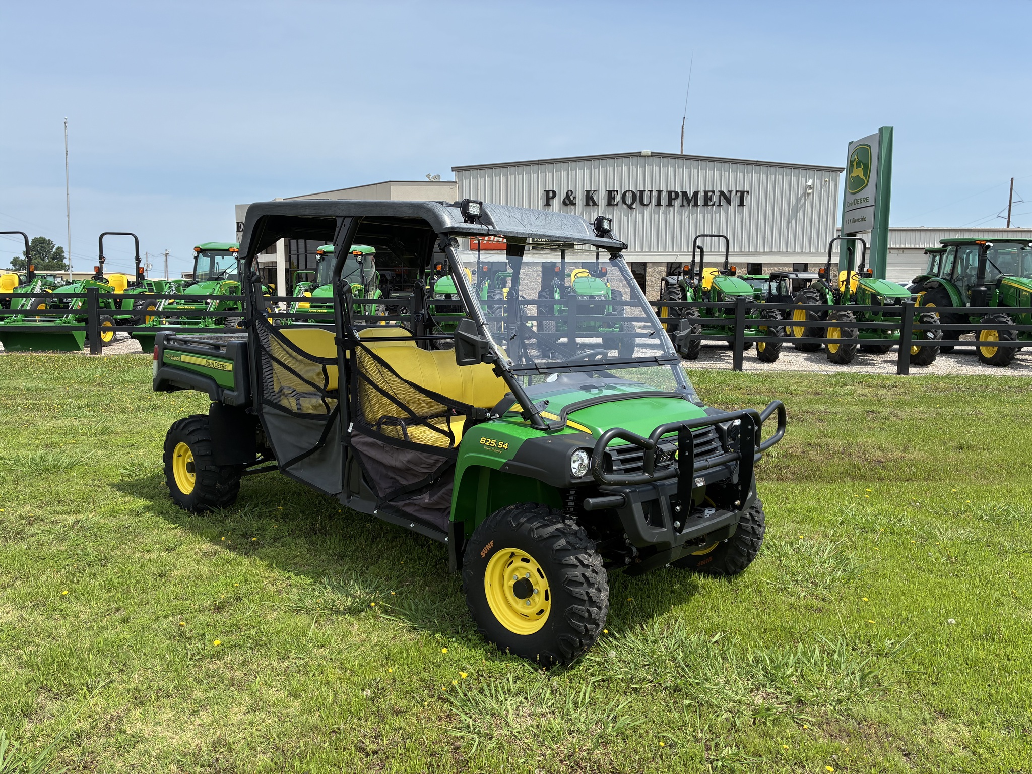 2015 John Deere XUV 825I S4 Image 1