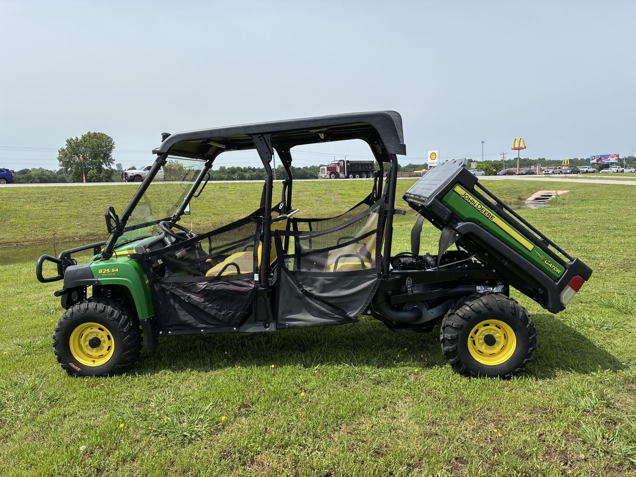 2015 John Deere XUV 825I S4 Image 8