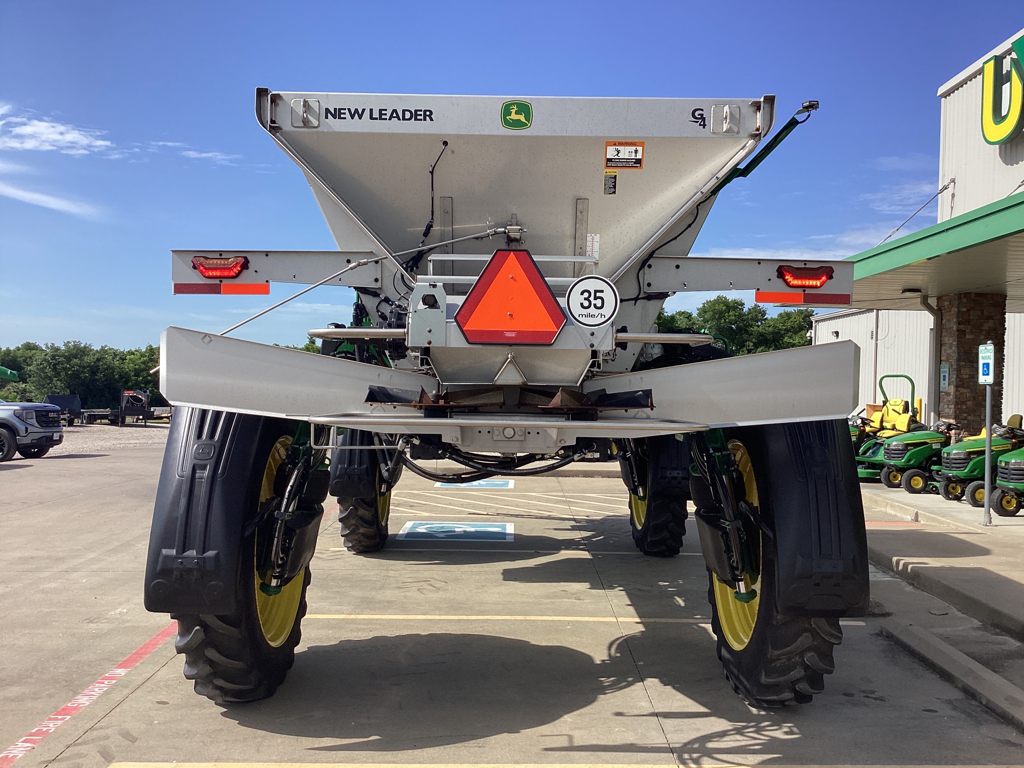 2024 John Deere 400R Image 12