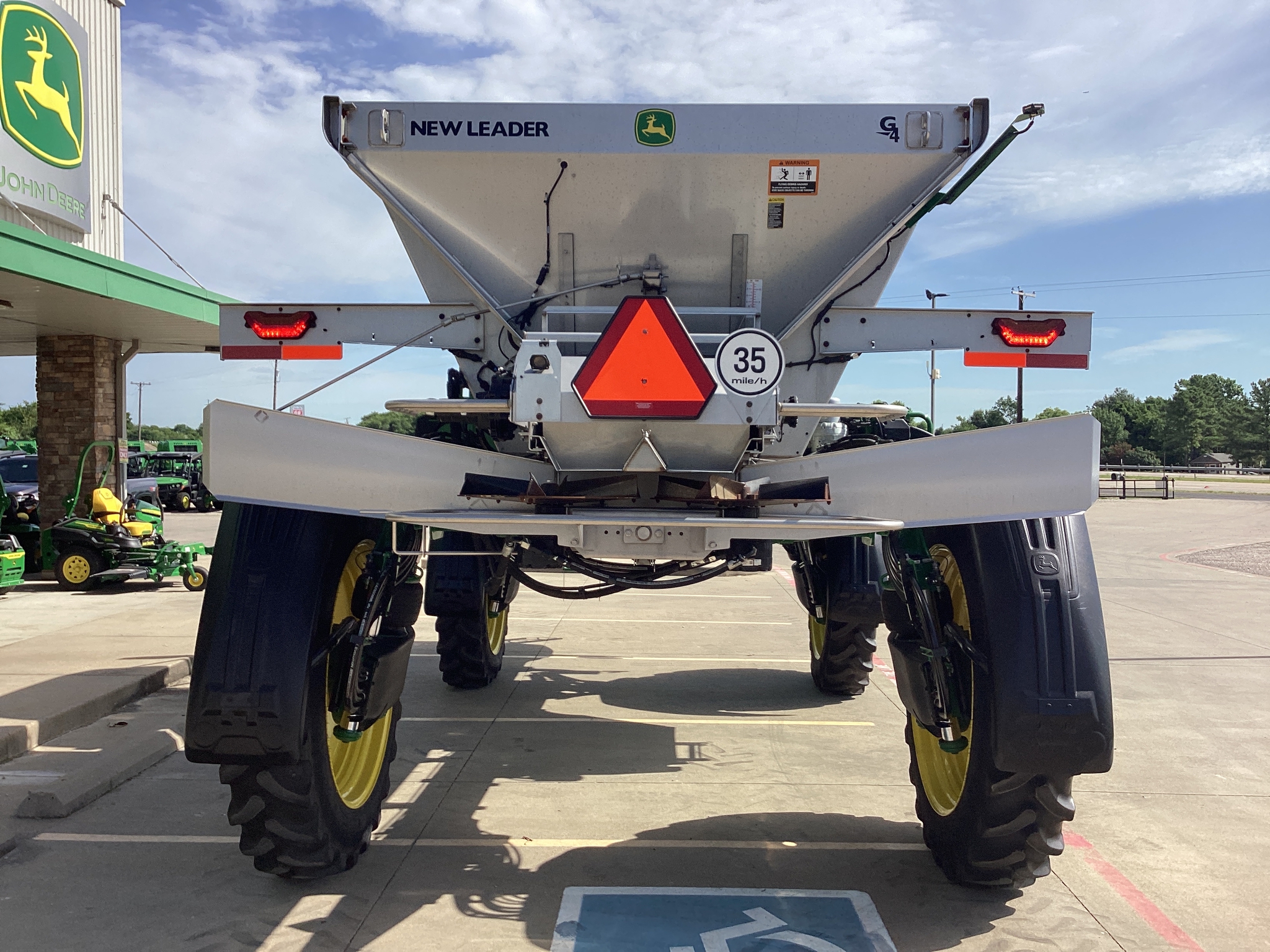 2024 John Deere 400R Image 13