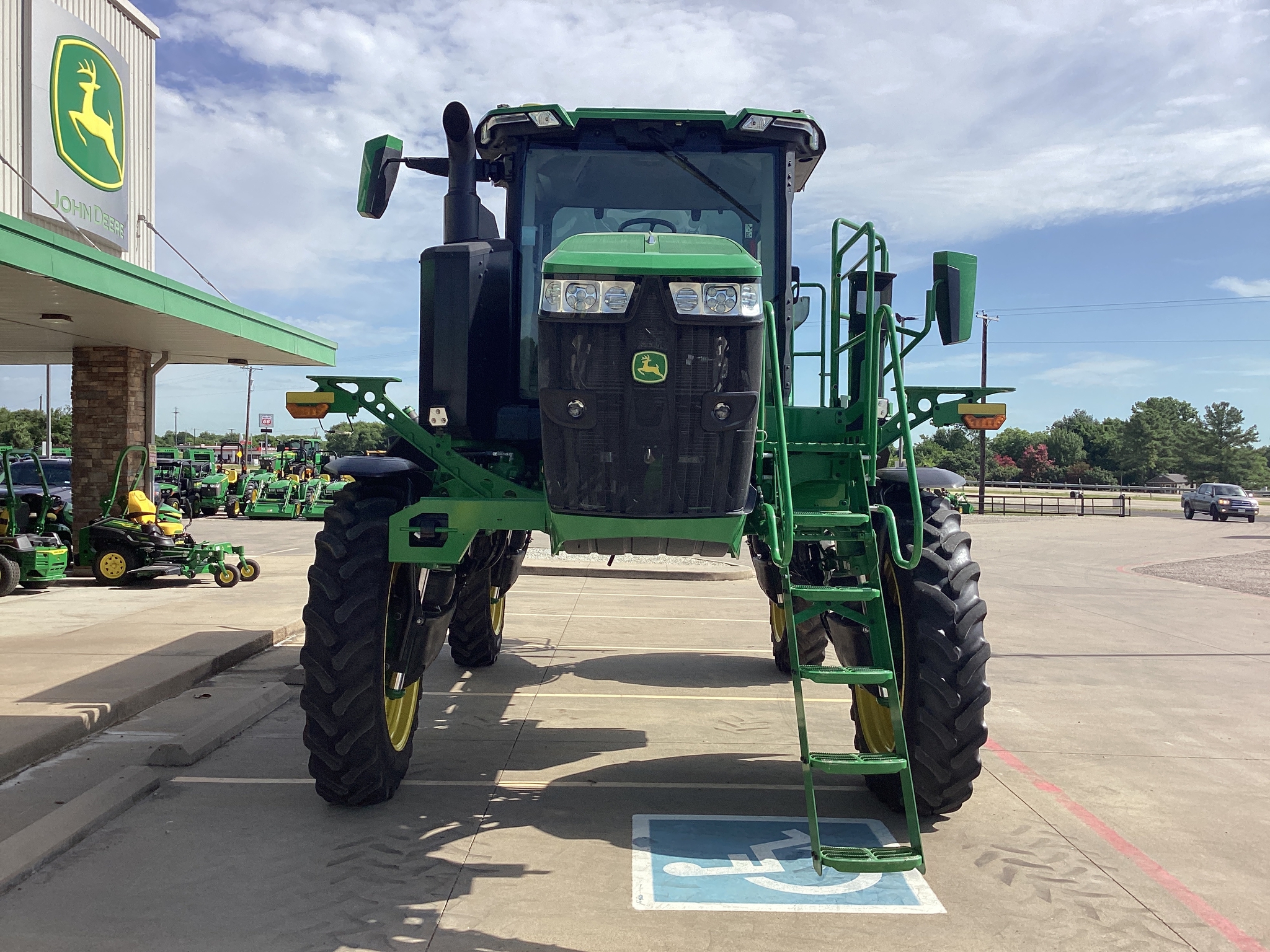 2024 John Deere 400R Image 11