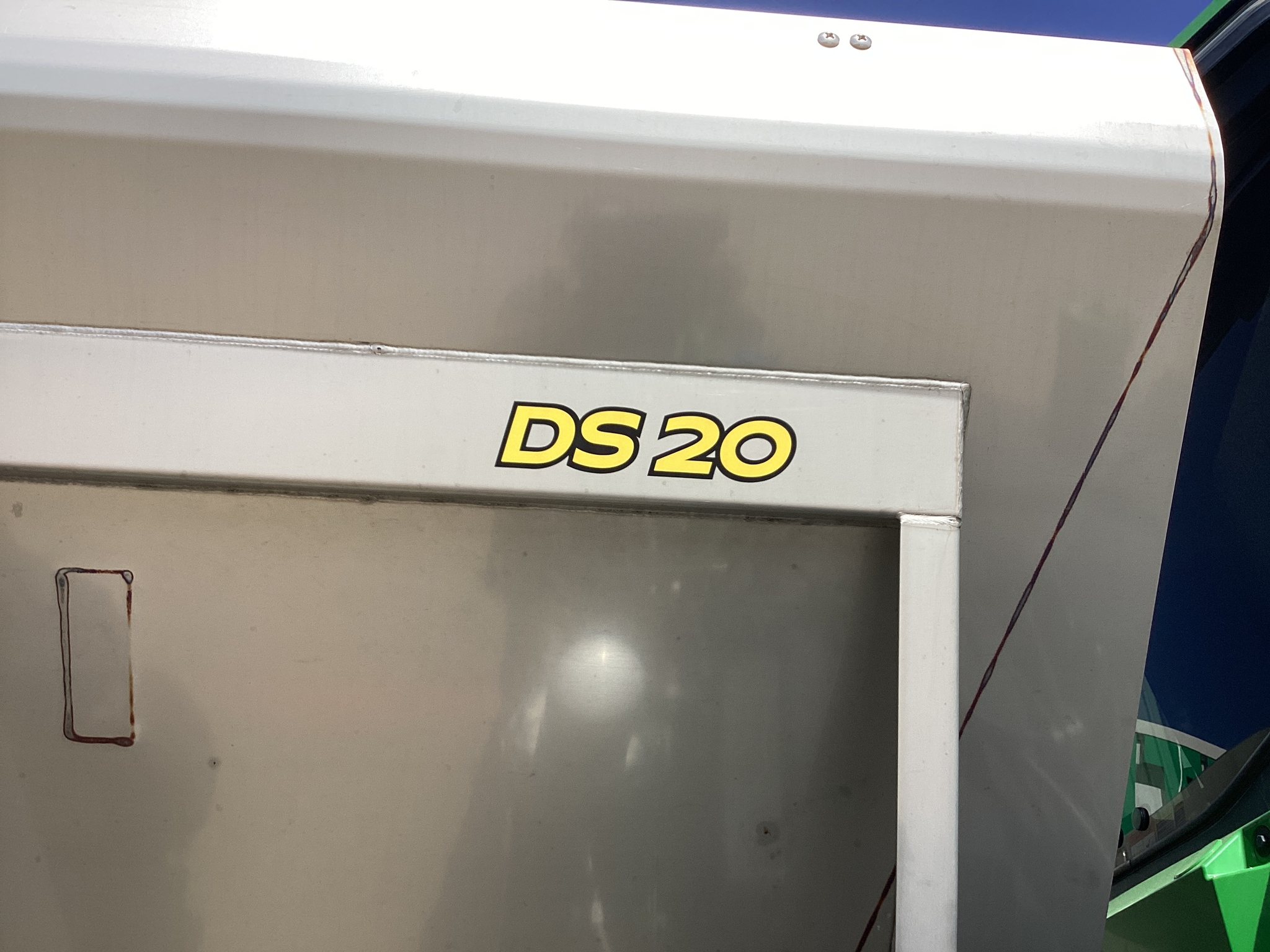 2024 John Deere 400R Image 19