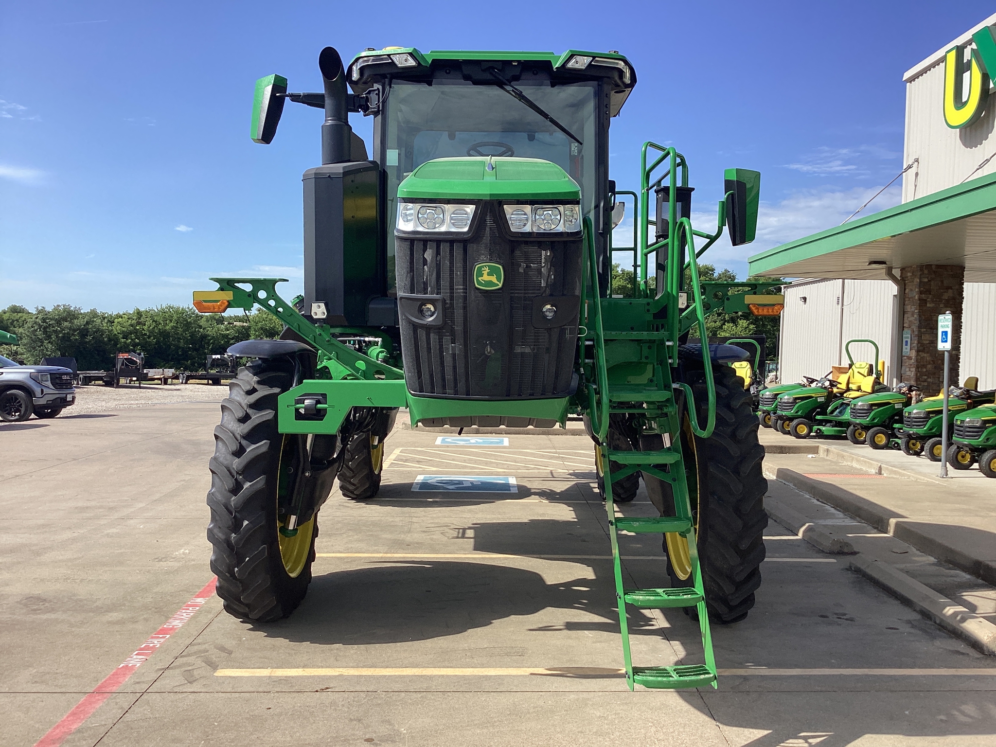 2024 John Deere 400R Image 10