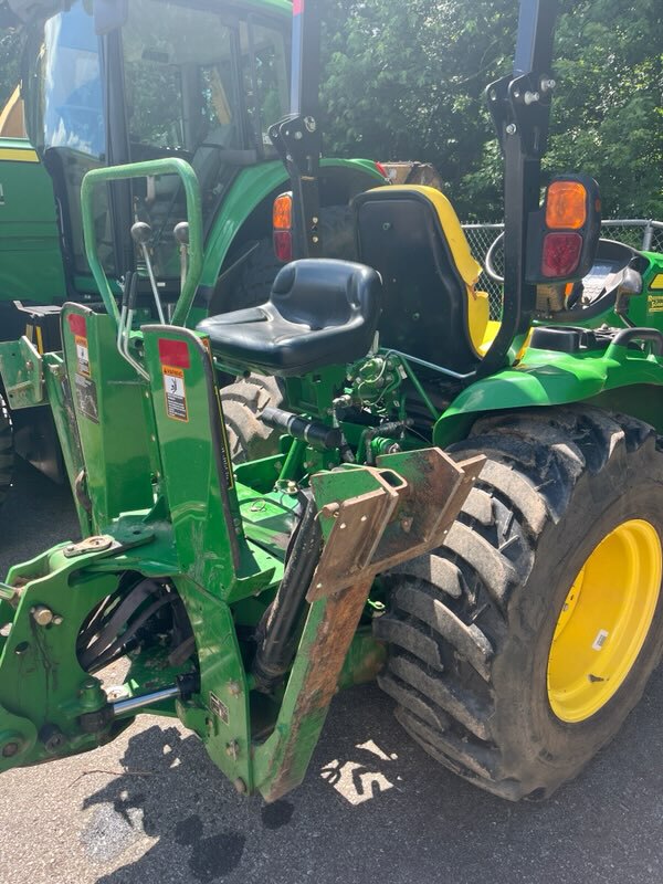 2023 John Deere 3046R Image 5