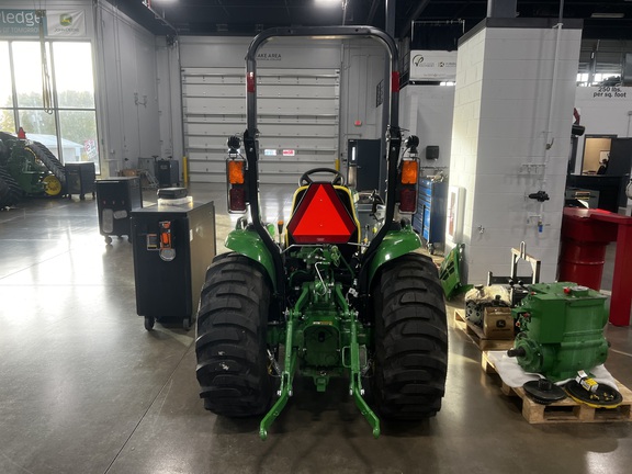 2025 John Deere 3046R - Photo3