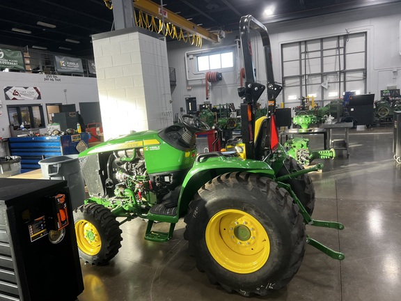 2025 John Deere 3046R - Photo5