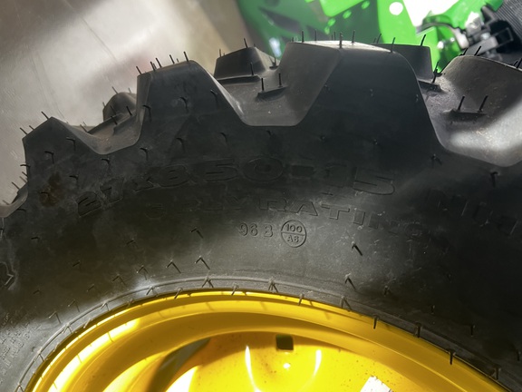 2025 John Deere 3046R - Photo8