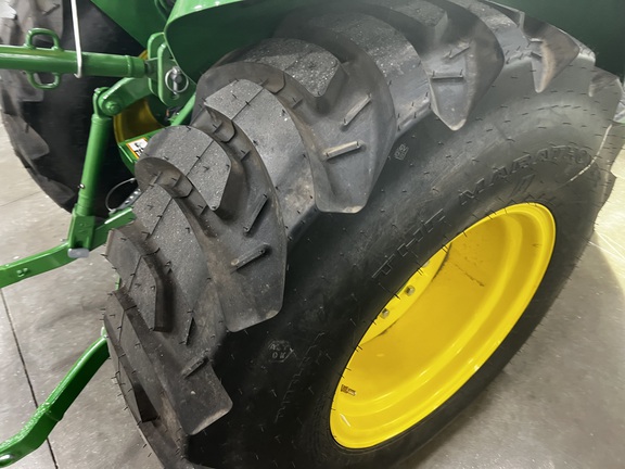 2025 John Deere 3046R - Photo12