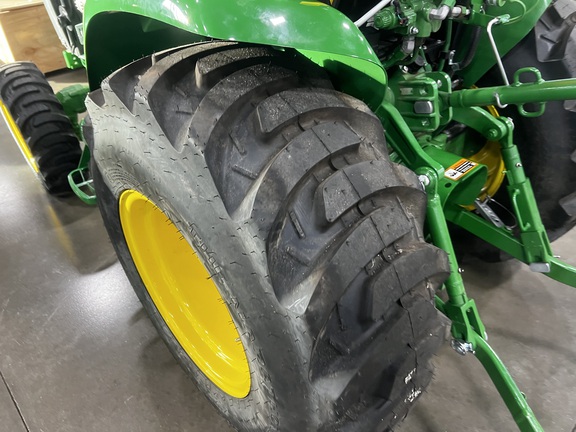 2025 John Deere 3046R - Photo13