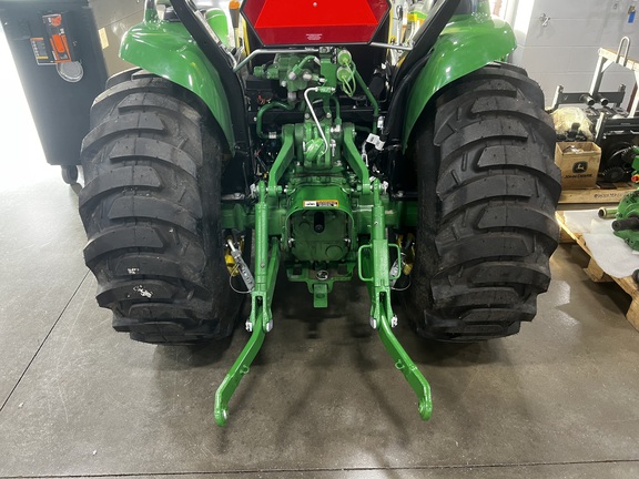 2025 John Deere 3046R - Photo16