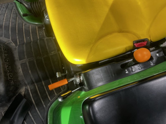 2025 John Deere 3046R - Photo23