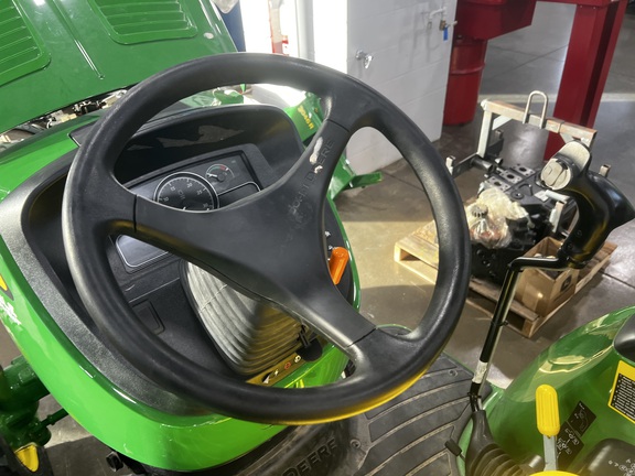 2025 John Deere 3046R - Photo22