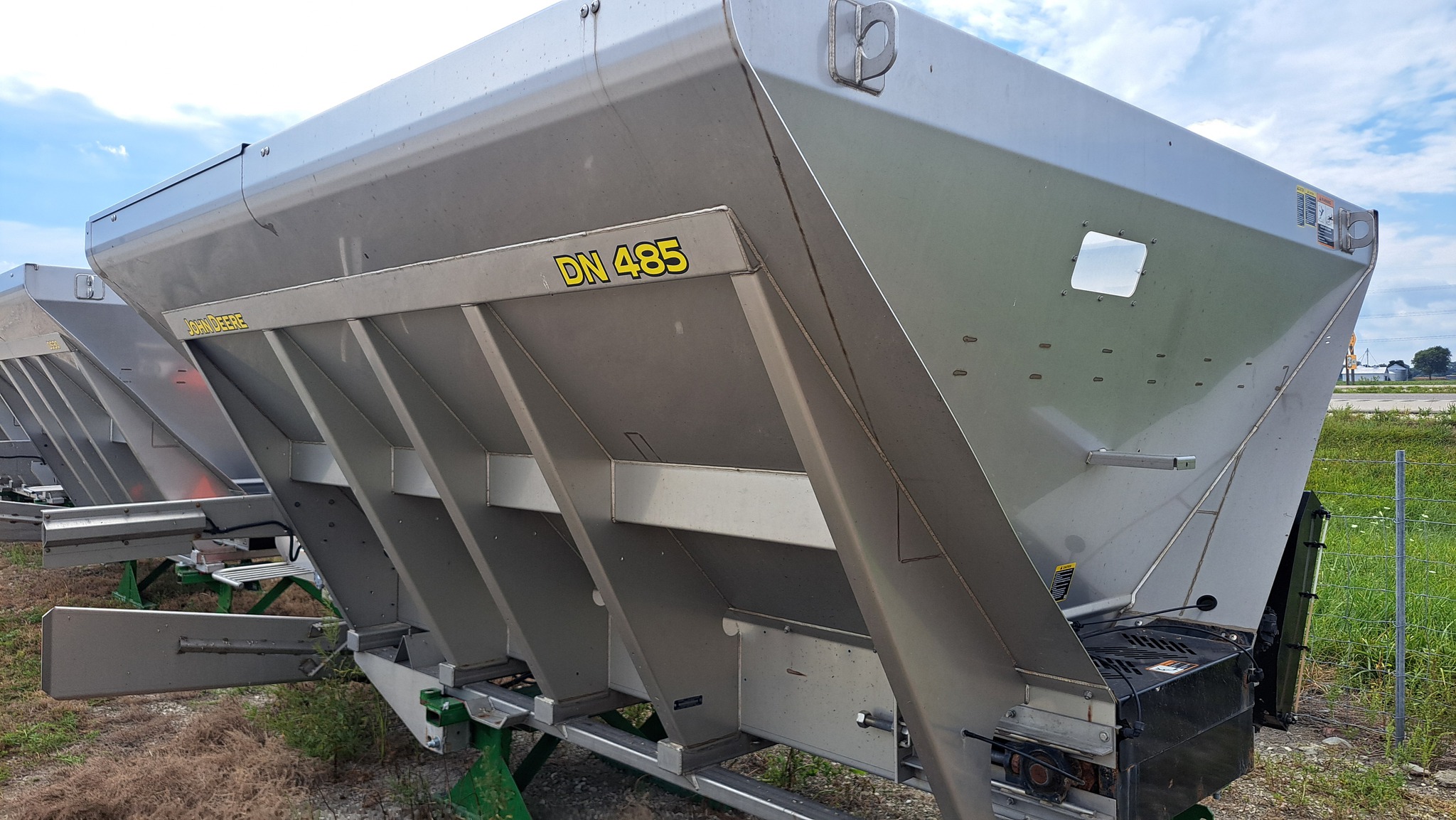  2022 John Deere DS30 at Heritage Tractor in Galesburg, IL