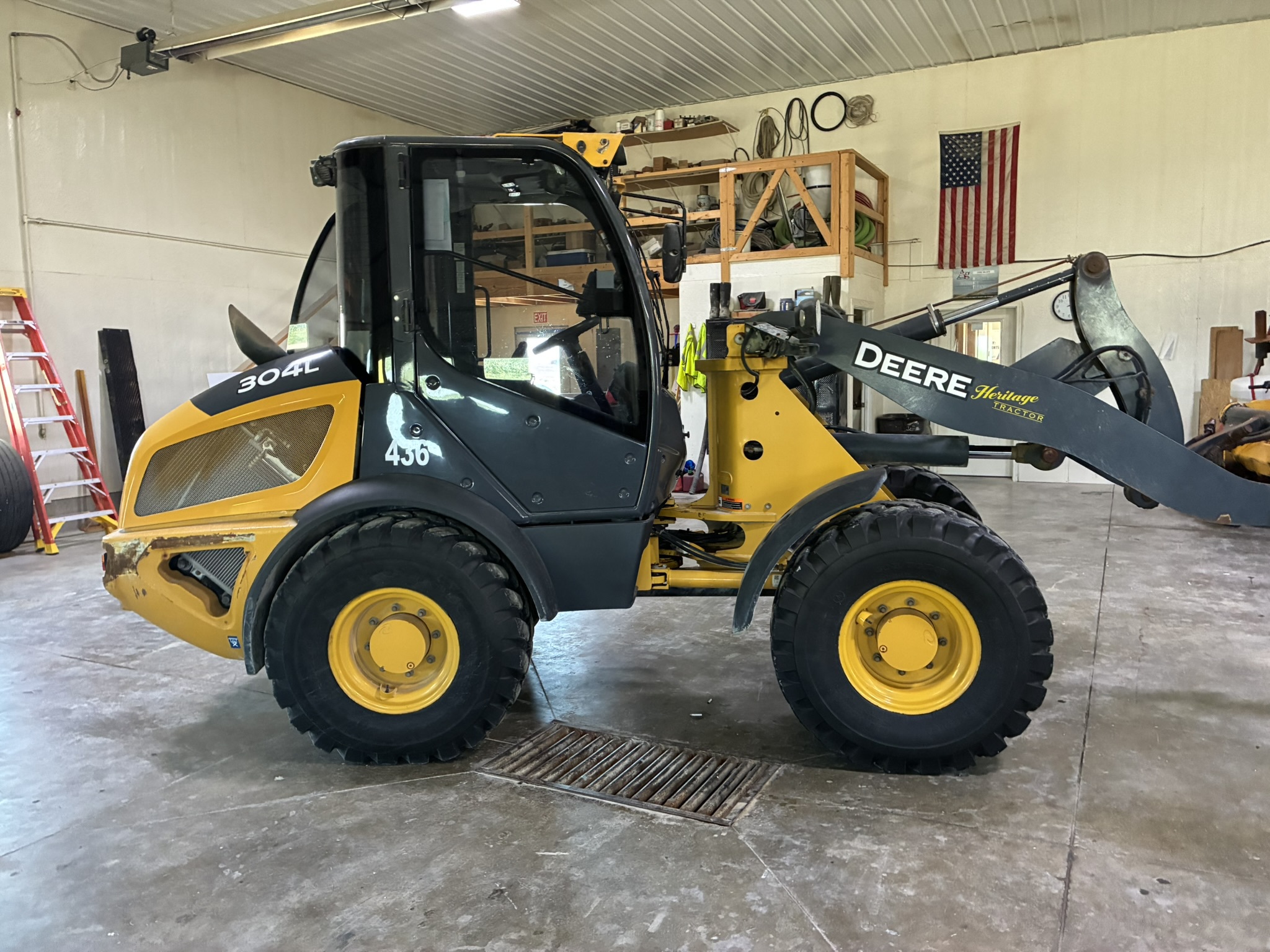 2019 John Deere 304L Image 3
