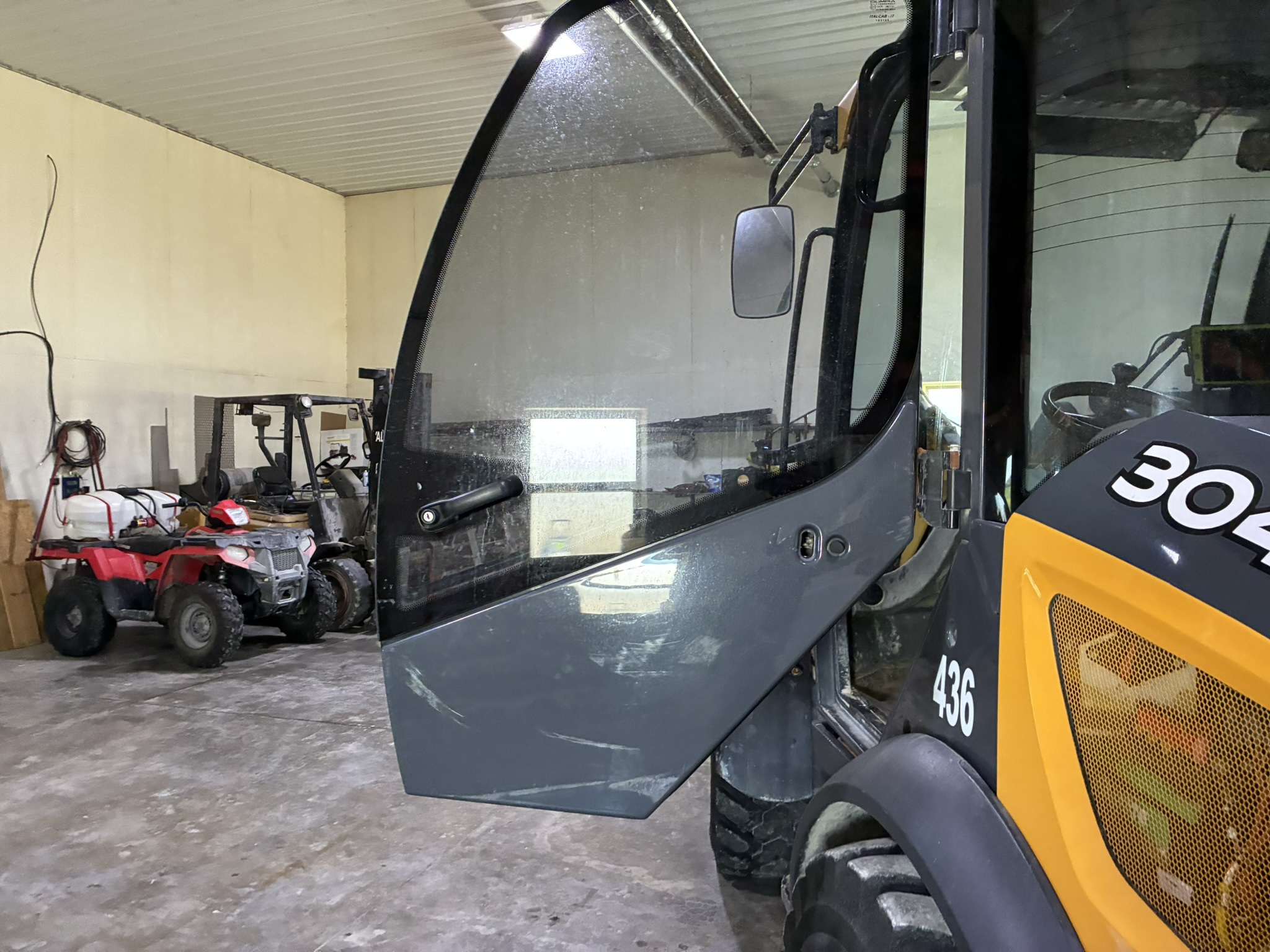 2019 John Deere 304L Image 7