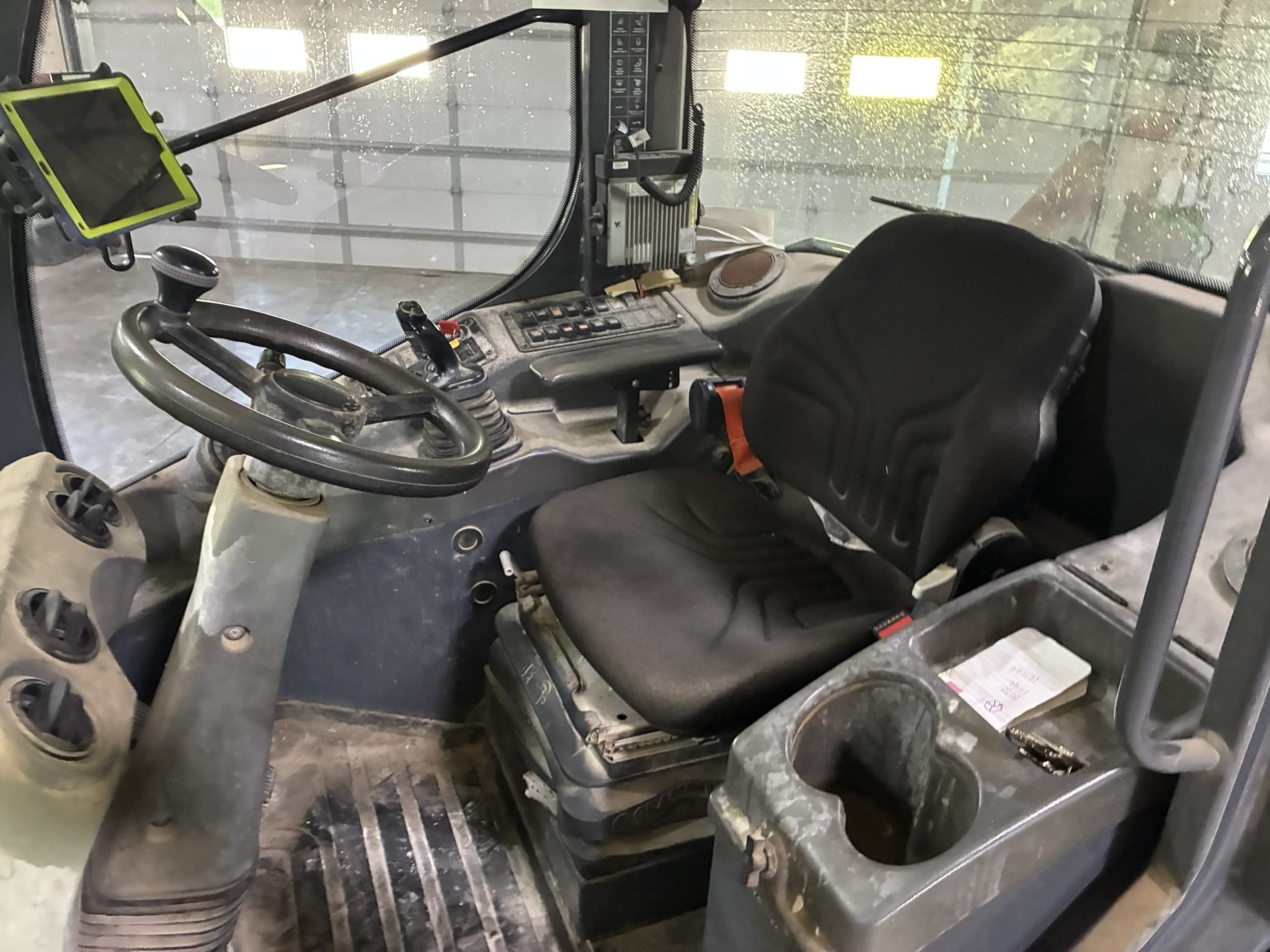 2019 John Deere 304L Image 21