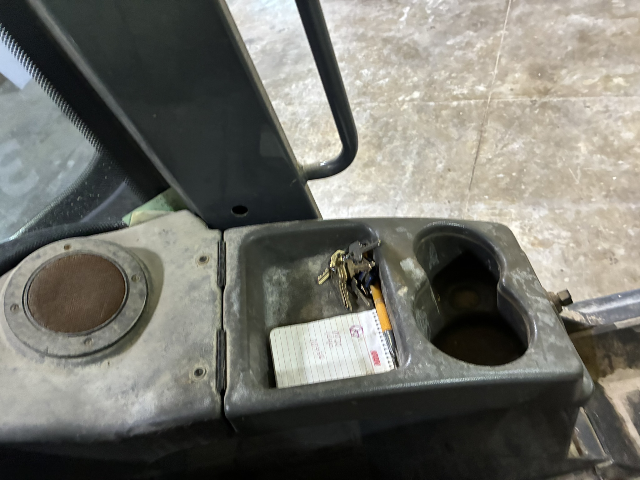 2019 John Deere 304L Image 13