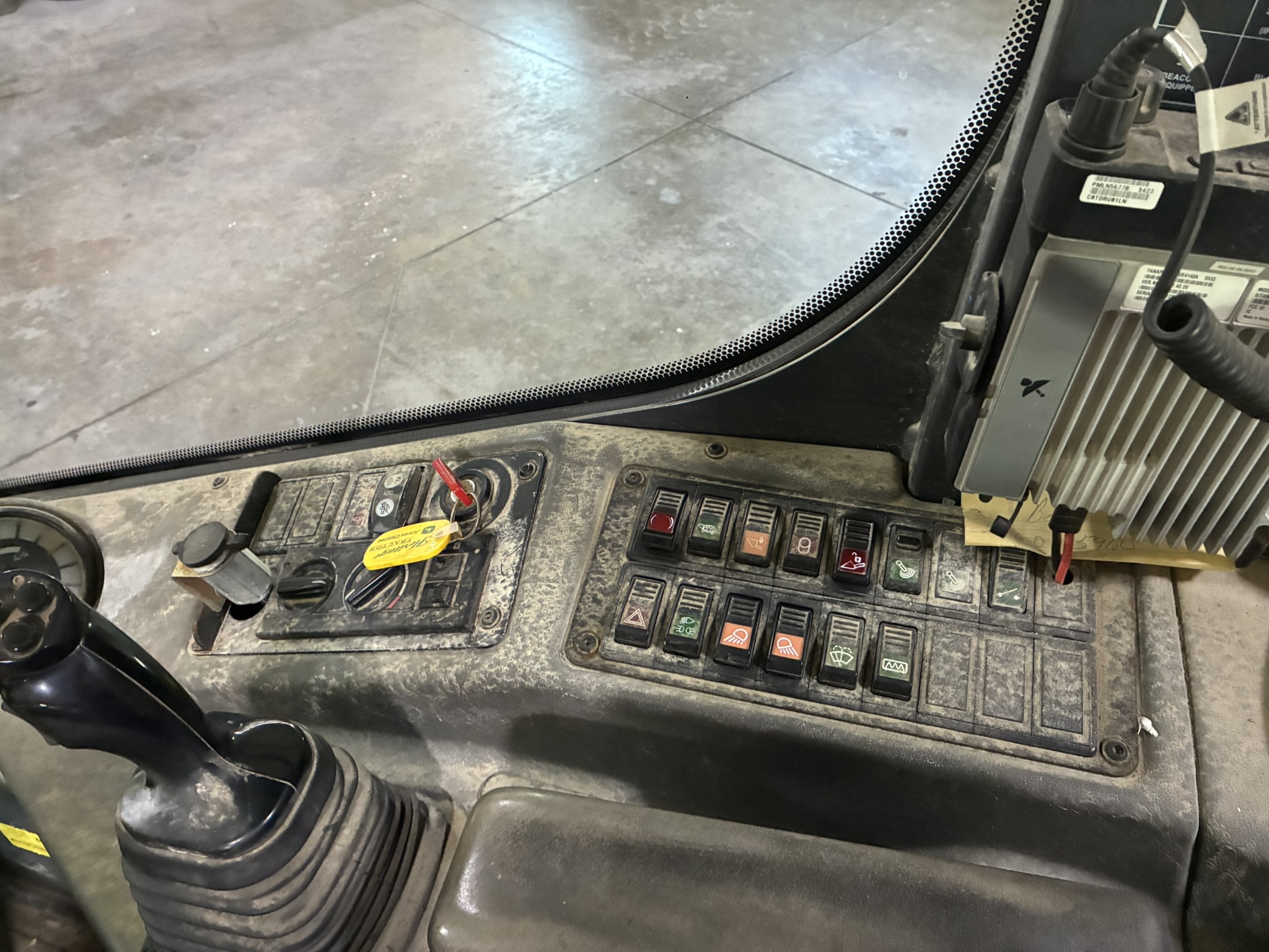 2019 John Deere 304L Image 22