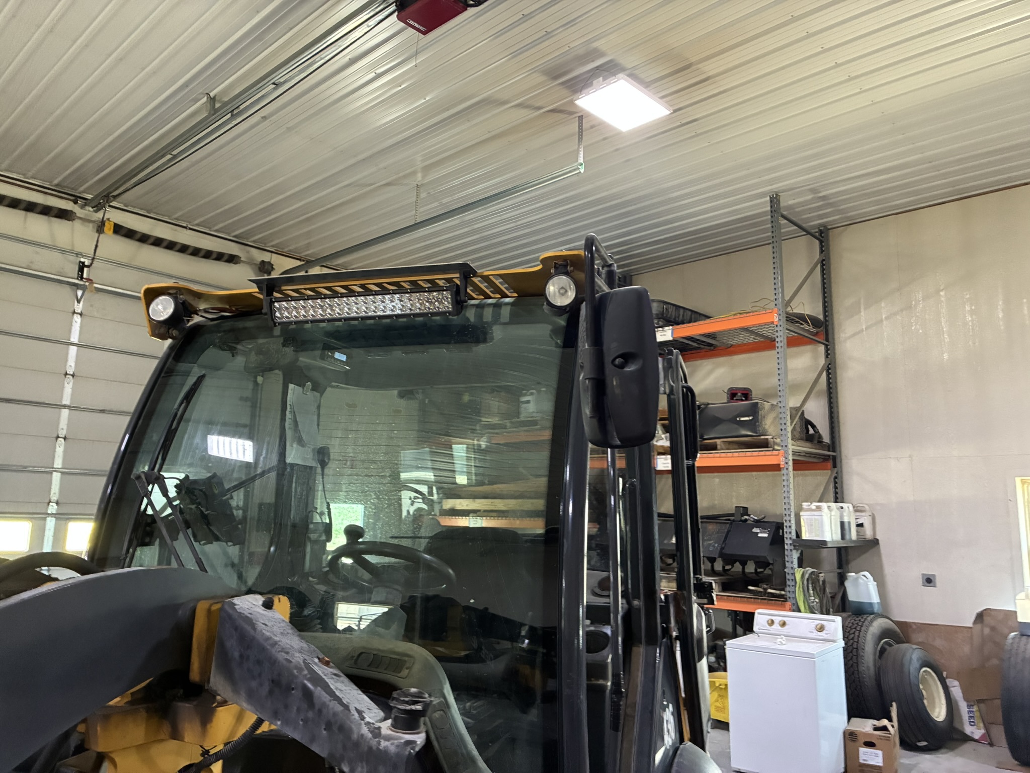 2019 John Deere 304L Image 17