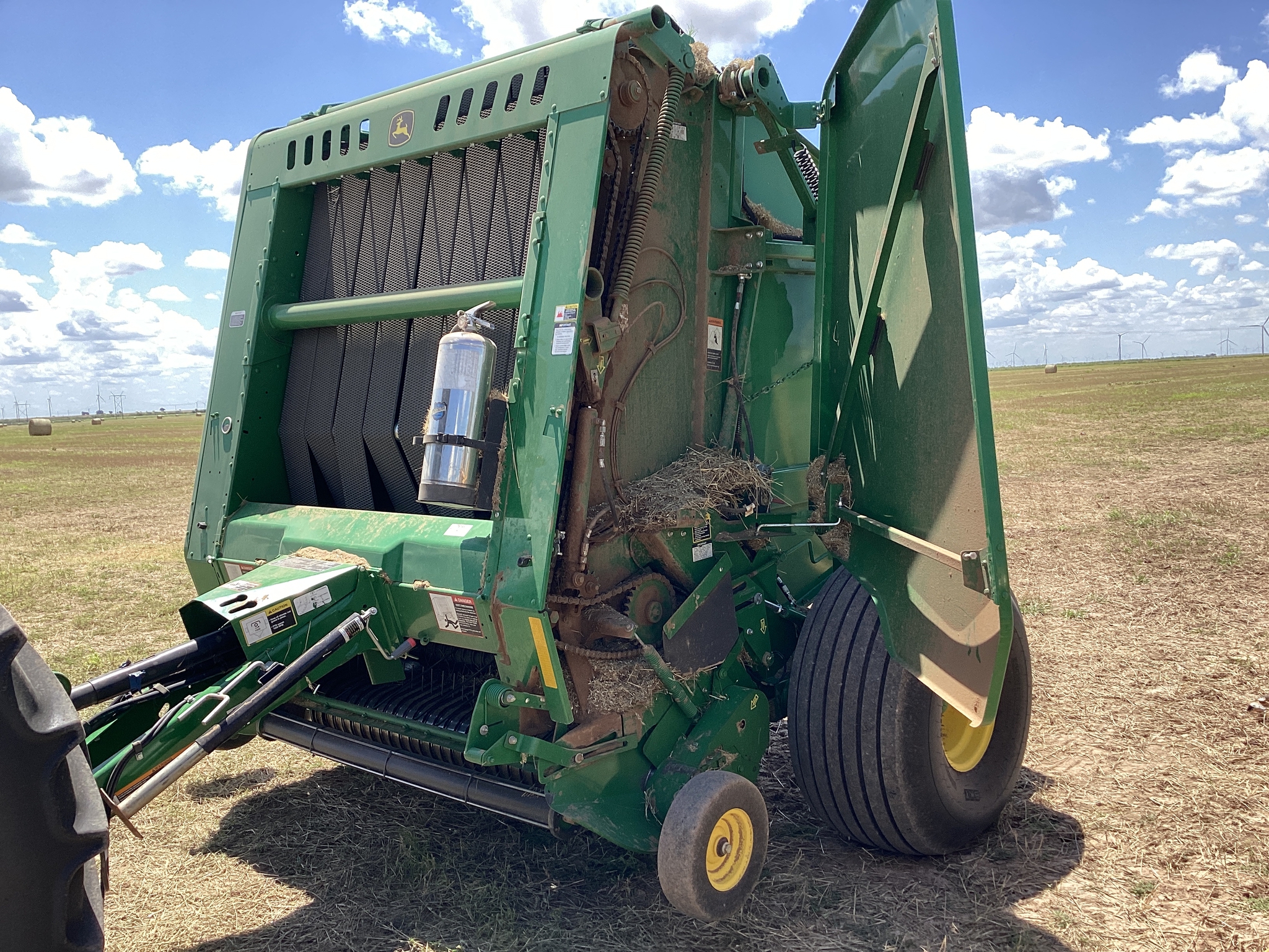 2023 John Deere 560M Image 3