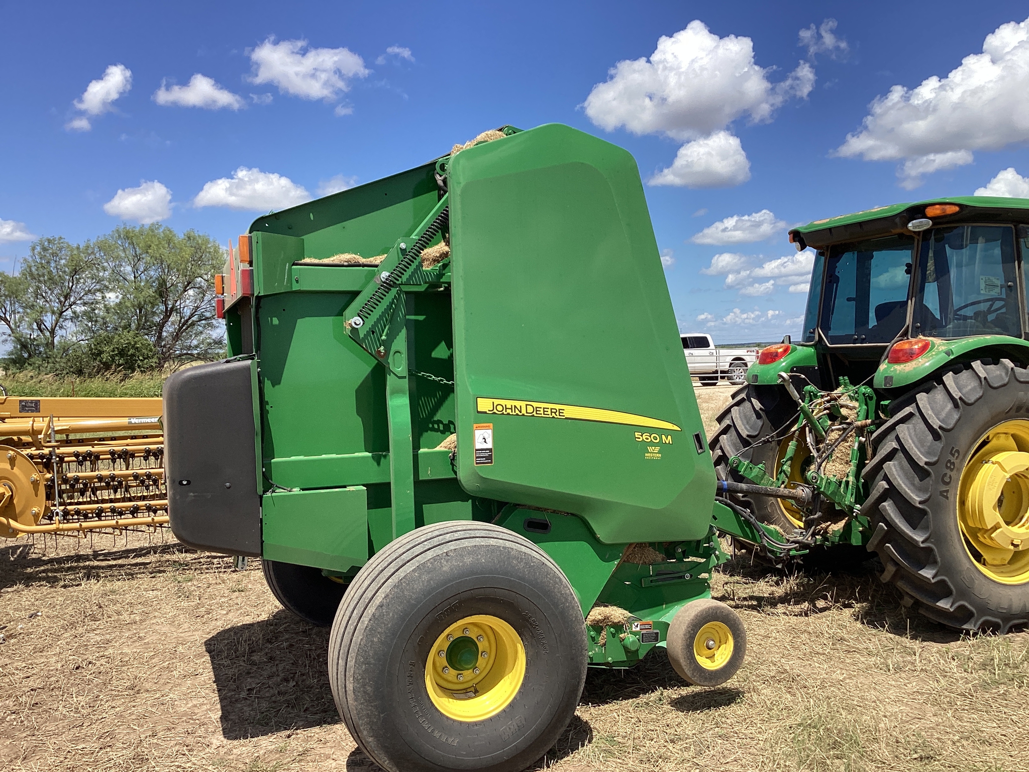 2023 John Deere 560M Image 4