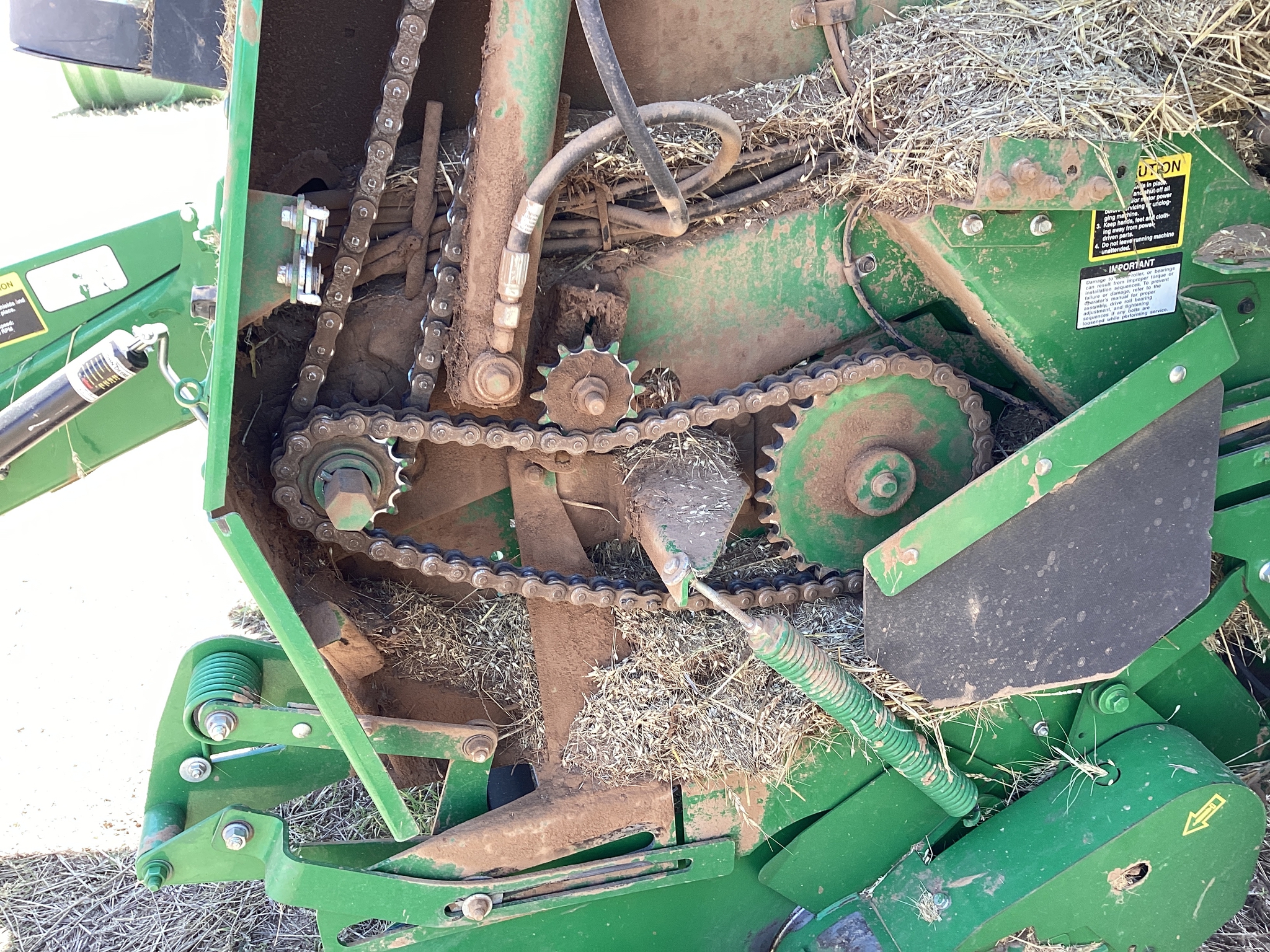 2023 John Deere 560M Image 8