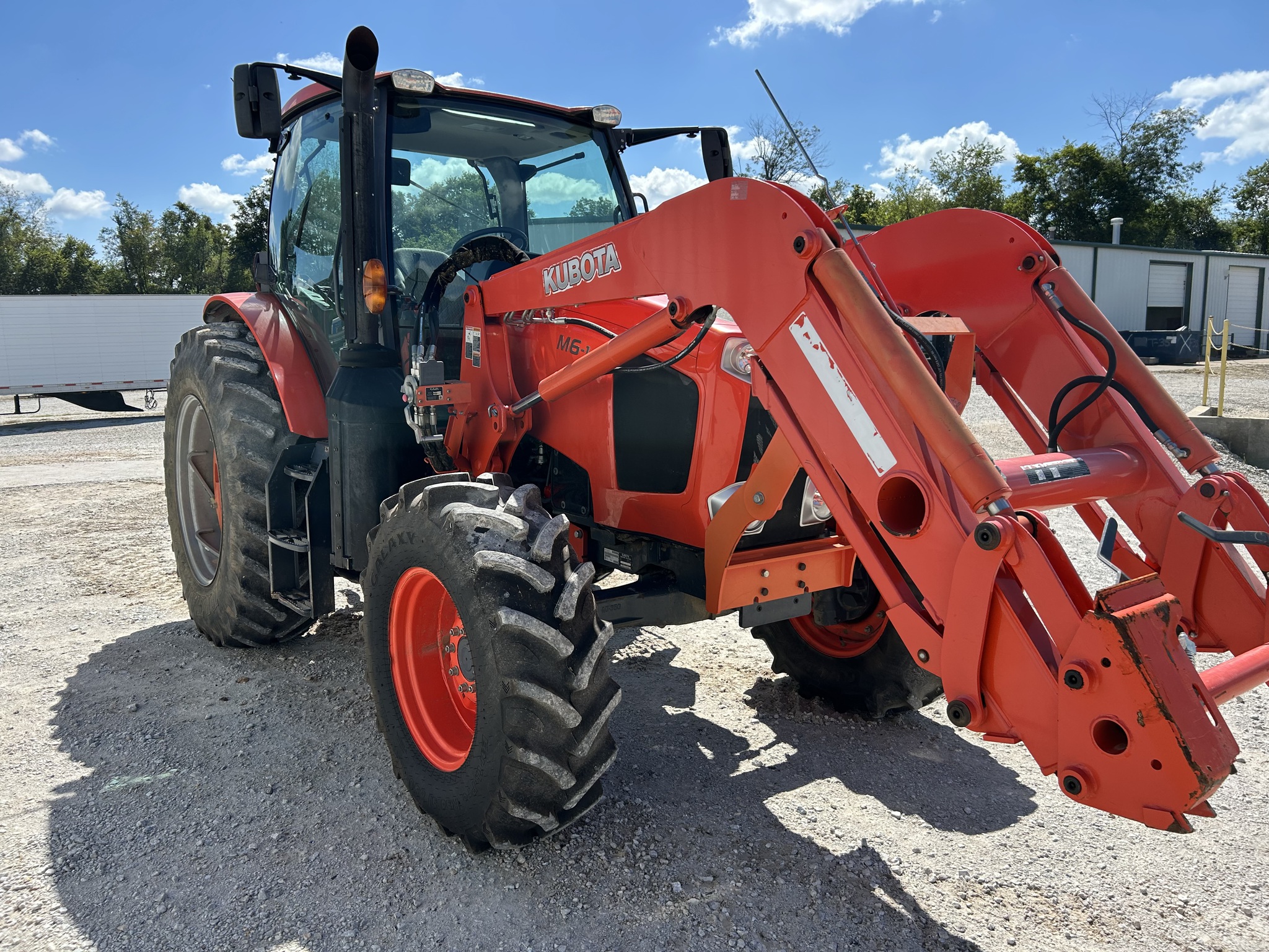  2022 Kubota M6-141 at Heritage Tractor in Pittsburg, KS