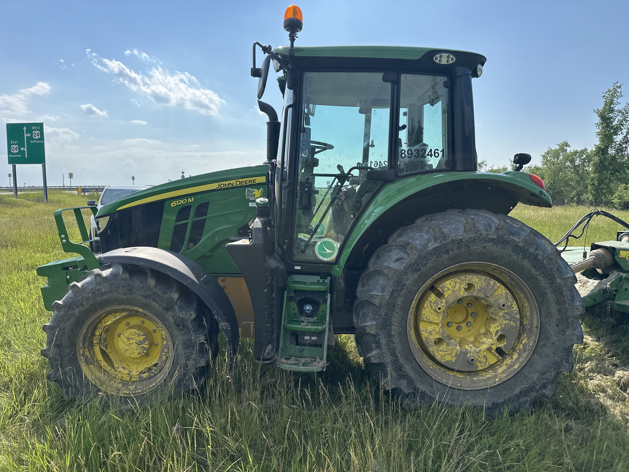 2023 John Deere 6120M Image 2